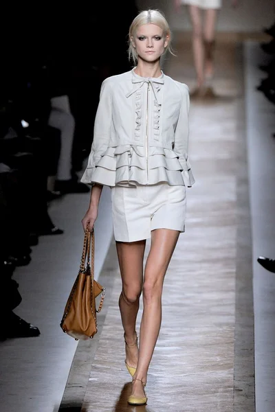 Look 19
